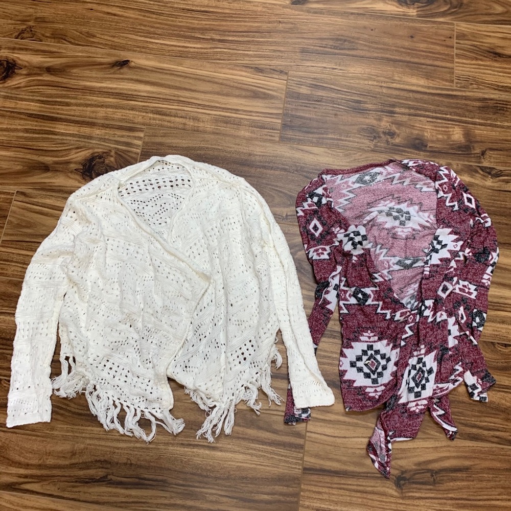 - Lot of two Justice & Epic Threads sweaters small/7